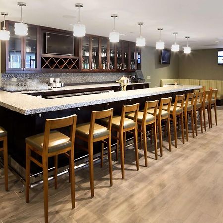 Hilton Garden Inn Reagan National Airport Arlington Restaurant photo