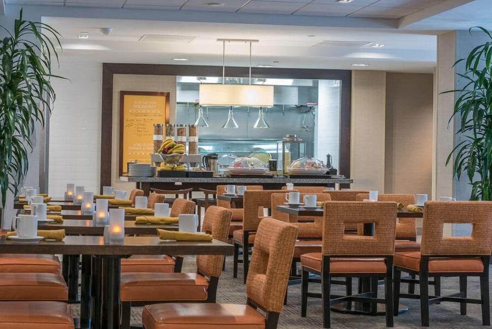 Hilton Garden Inn Reagan National Airport Arlington Exterior photo