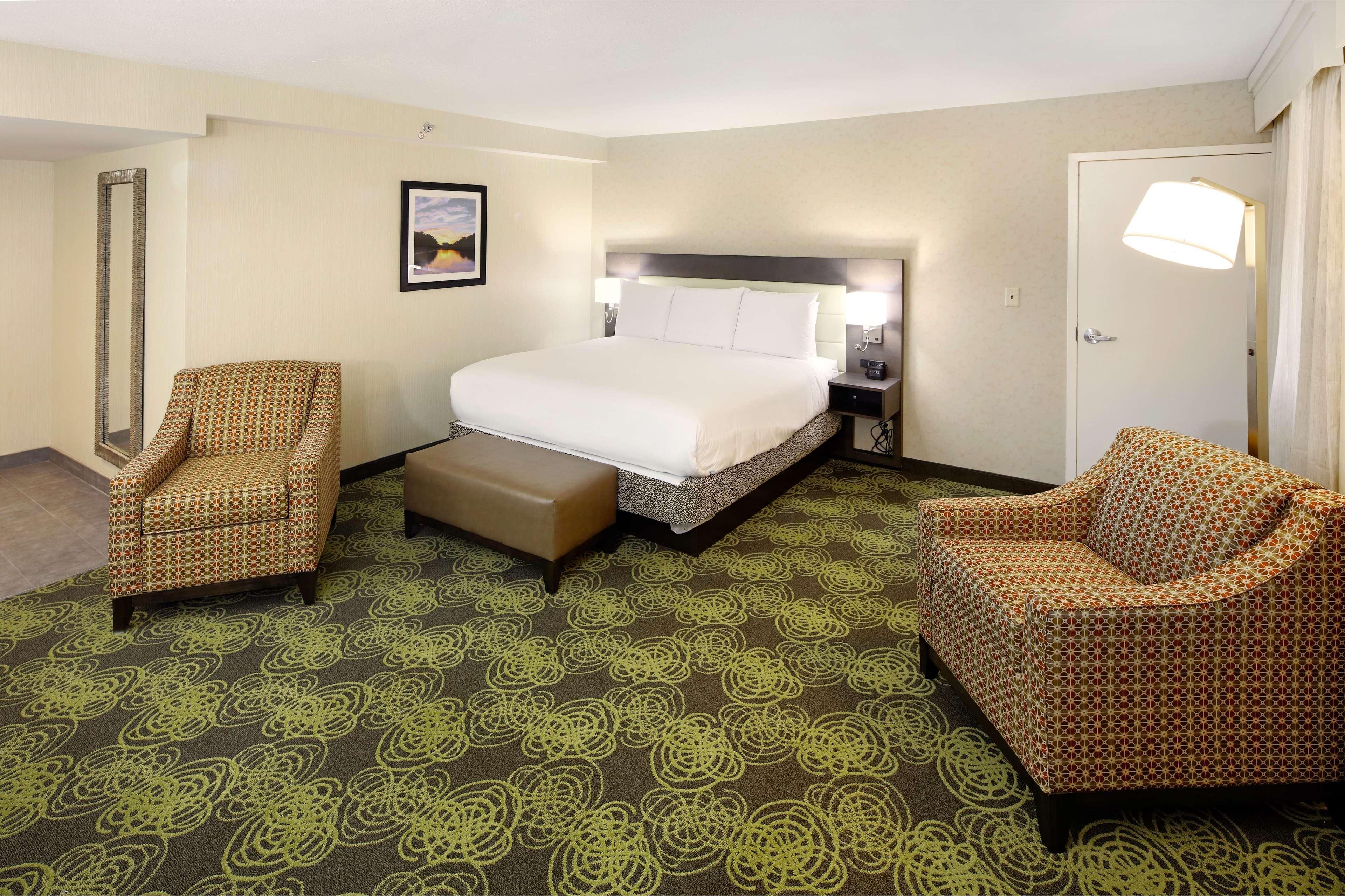 Hilton Garden Inn Reagan National Airport Arlington Room photo