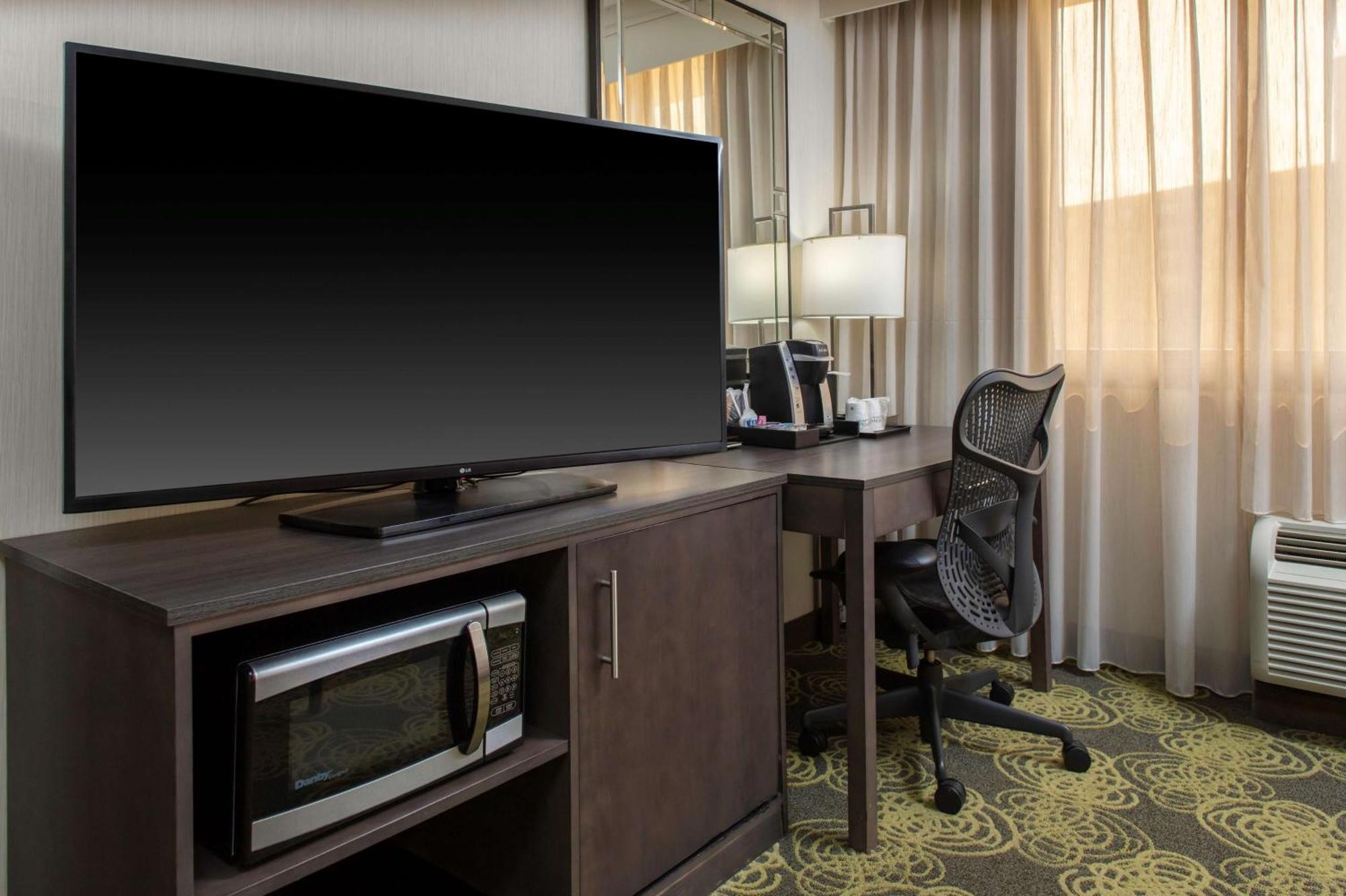 Hilton Garden Inn Reagan National Airport Arlington Exterior photo