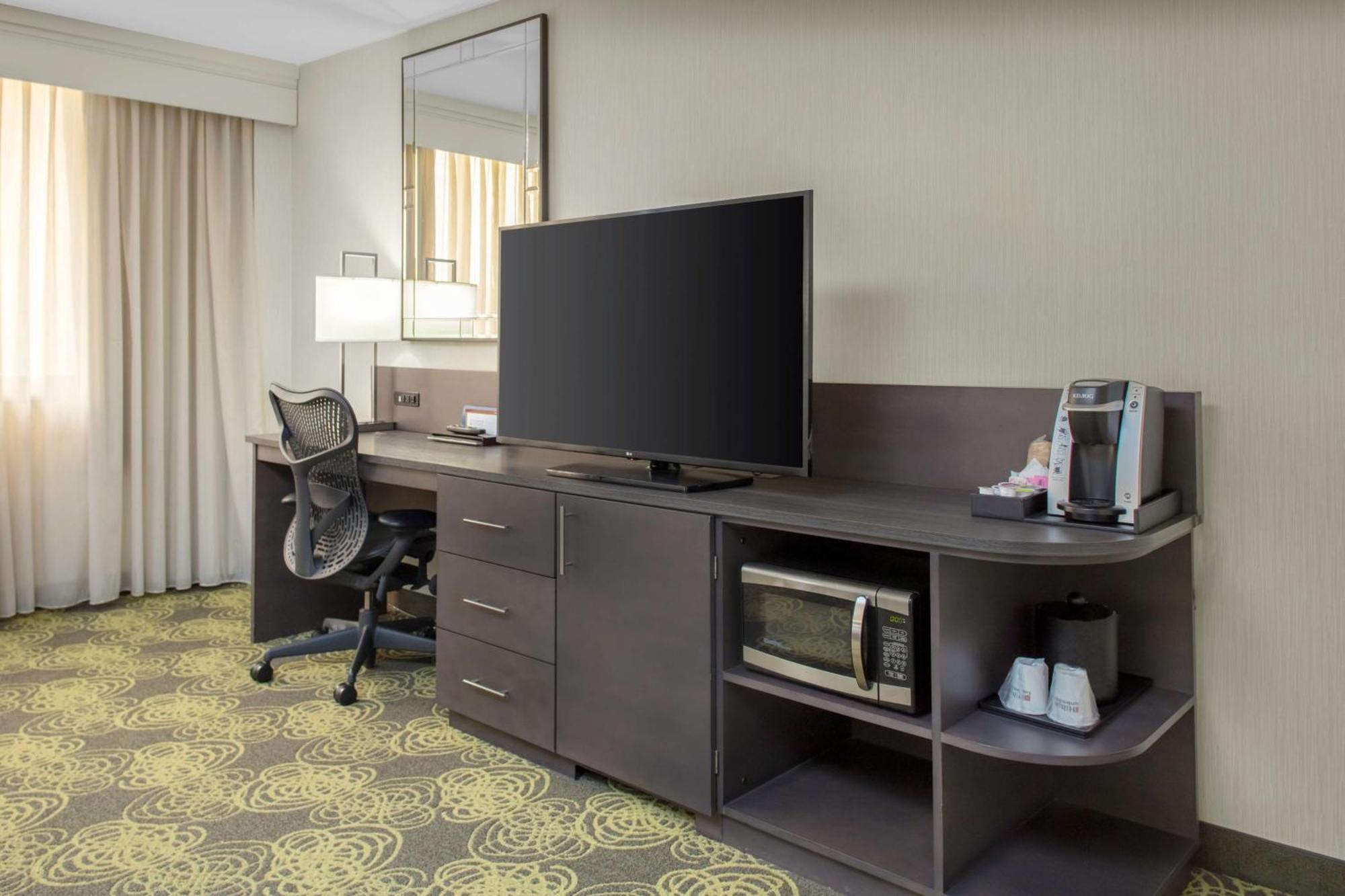 Hilton Garden Inn Reagan National Airport Arlington Exterior photo